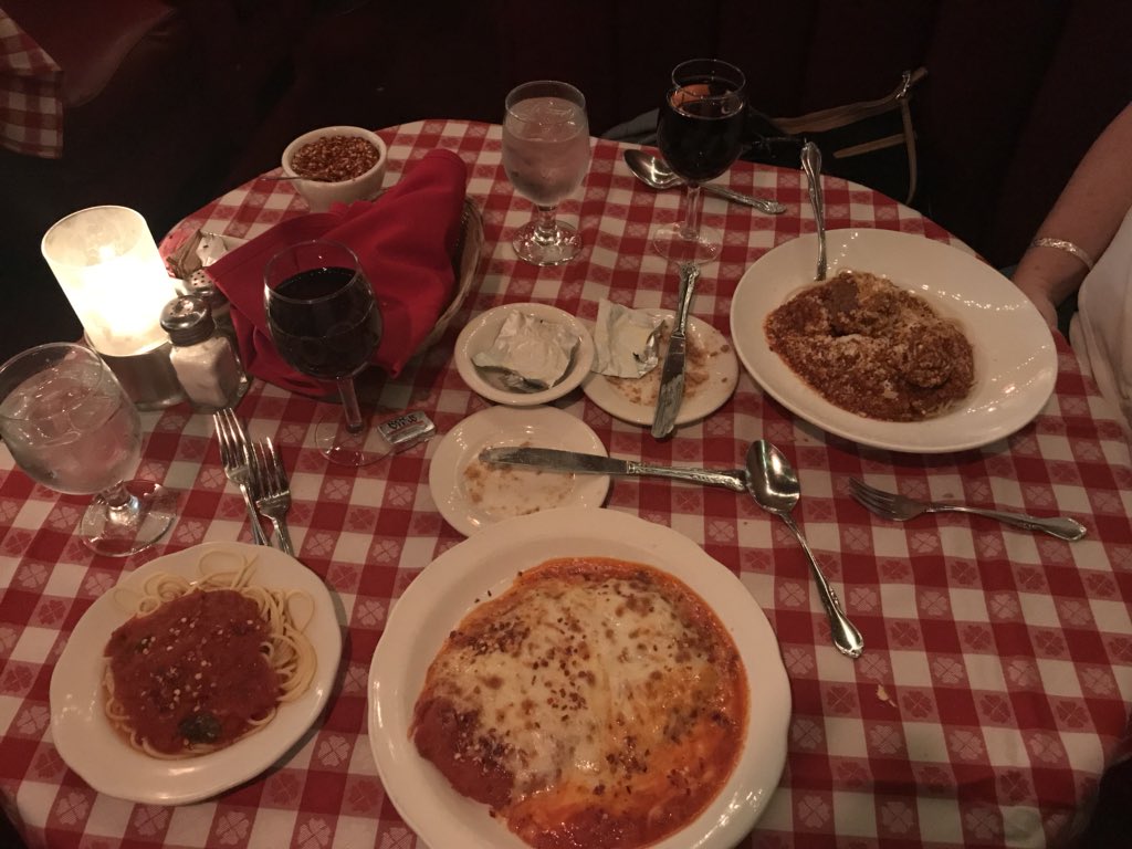 THD6650ASM's tweet photo. @HomeDepot6650 Thank you Karen! Enjoying dinner at Dan Tana’s... https://t.co/Q6u8nsX1CF