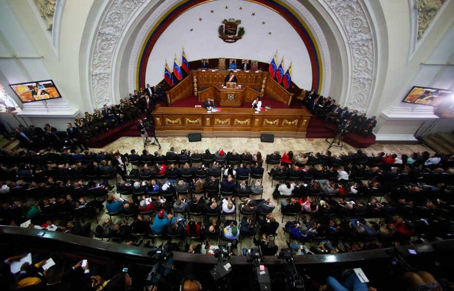 MSomosVen's tweet photo. #Entérate 📣 | Está es la sexta línea de acción presentada por el Pdte. @NicolasMaduro: El Socialismo. Ratificar el rumbo de Venezuela. Nuestro socialismo, bolivariano, chavista, humanista, multidimensional.   Lea más 👉 https://t.co/7JJmGC4z1M https://t.co/hi7UM1gEJJ