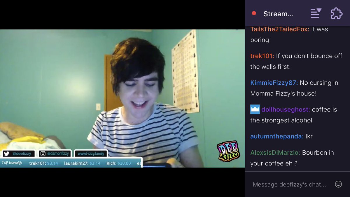 _LauraKim_'s tweet image. You look so happy in this @deefizzy 😊 #fizzyfamily