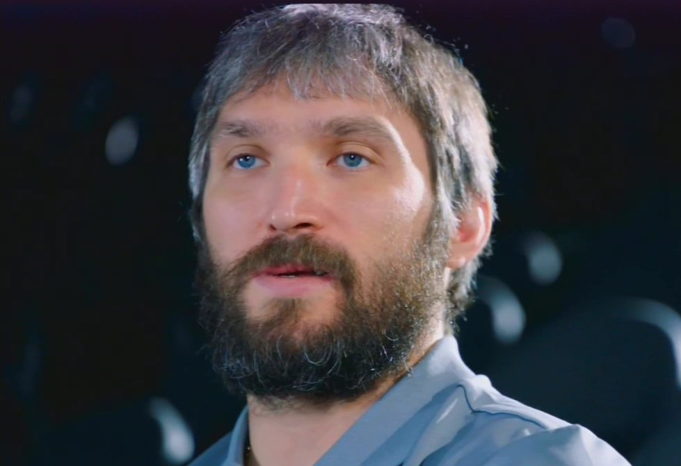 PeteBlackburn's tweet photo. I love Alex Ovechkin but somebody needs to get that guy some conditioner. That hair looks like steel wool https://t.co/lumPDDAEab
