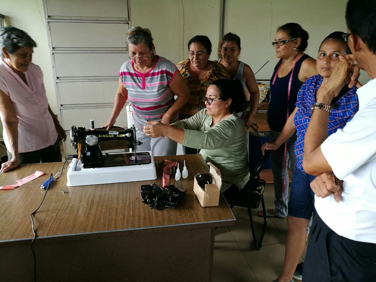 InadehOficial's tweet image. El Chumical de Las Minas, en la provincia de Herrera se beneficia de los cursos 100% gratis que ofrece el INADEH. Quince moradoras de esta comunidad aprende Modistería Básica para emprender su propio negocio. #UnMejorInadeh. @Mitradel @PrimeraDamaPma