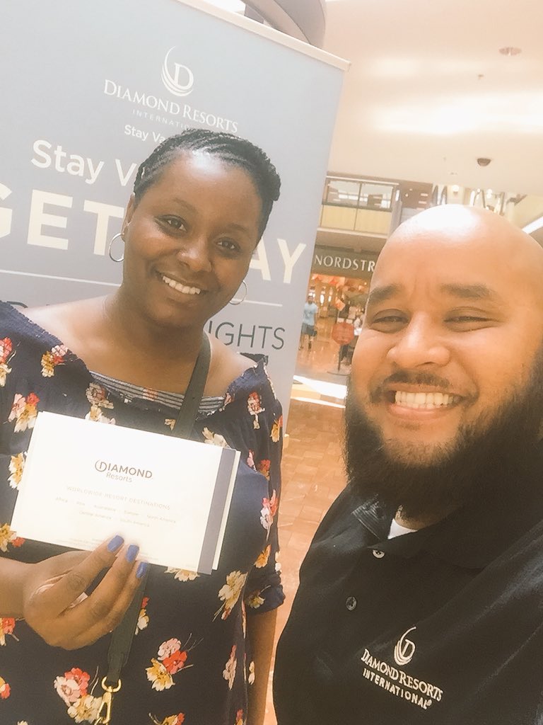 RyanRizalado's tweet photo. 1st pitch... kaboom! Scores! #DiamondCareers #WhyAreYouNotHere #2018MakeItHappen #DidYouGetOne? #MallPitching https://t.co/15EG0htjDQ