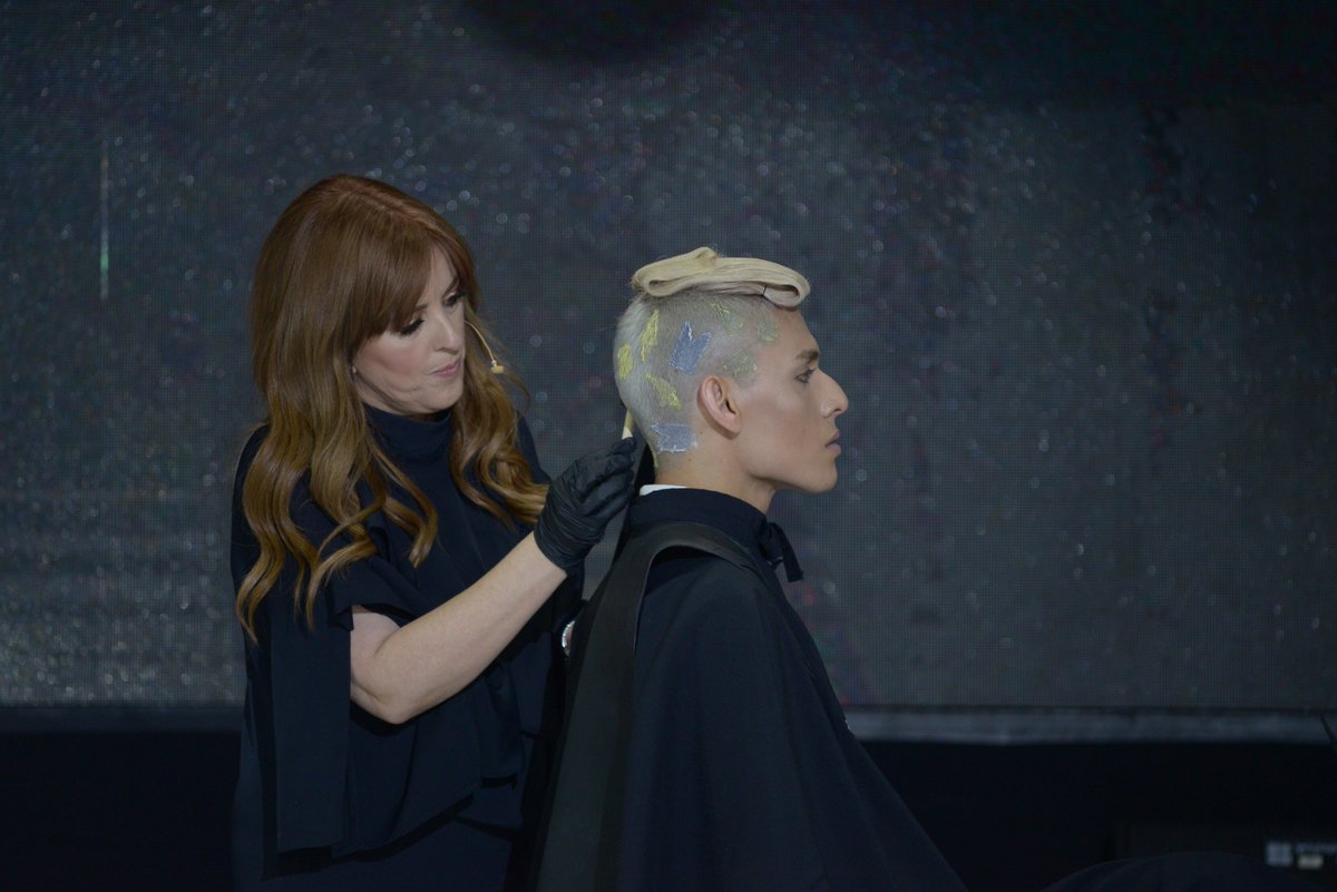 HenkelColombia's tweet photo. Así vivimos el #EssentialLooks2018 en Bogotá, donde nuestra marca líder Schwarzkopf Professional presentó las tendencias de corte, color y peinado de la temporada. https://t.co/BcT5Ys37MX