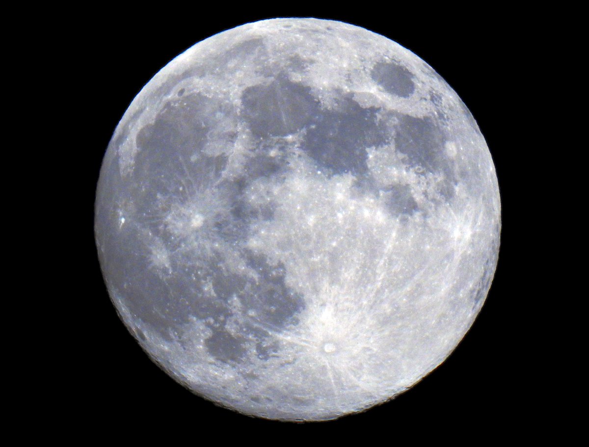 Wexford_tweeter's tweet photo. Lovely #Moon out tonight over #Wexford https://t.co/k98Za20YPO