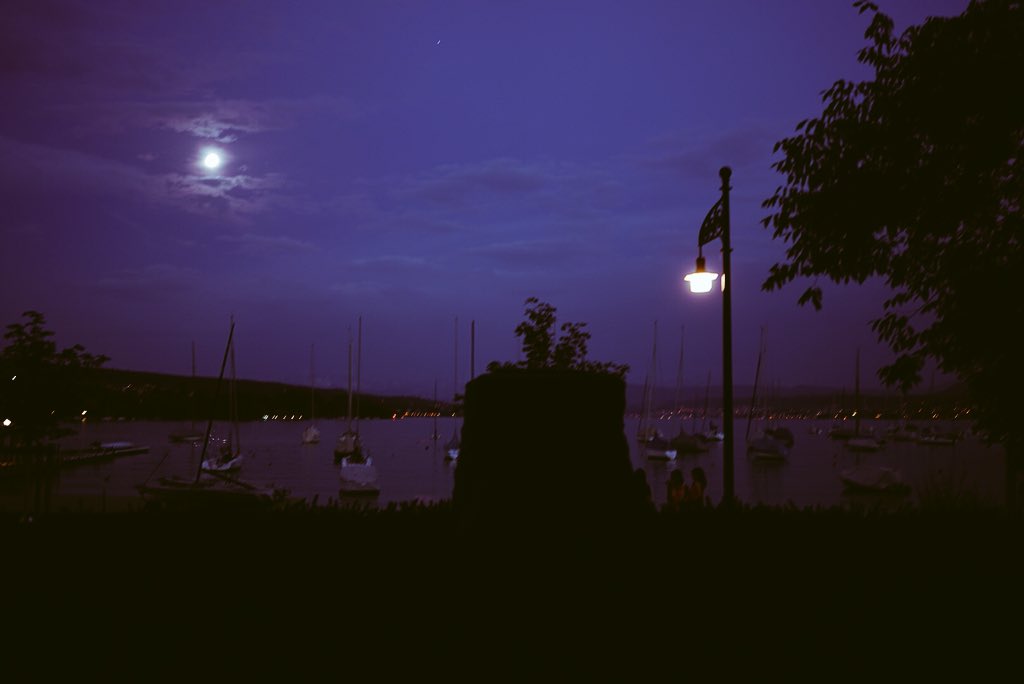 SwissTravels's tweet photo. M o o n r i s e  i n  Z u r i c h  🇨🇭🌝🌟 https://t.co/k0plGbfVtg