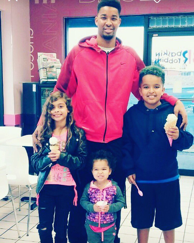 MAL_RU100z's tweet photo. Damn bruh 💔💔🙏🏾🙏🏾🙏🏾 whole city  hurt after this one ! Love you bro save me a spot ! https://t.co/unICFBoHX5