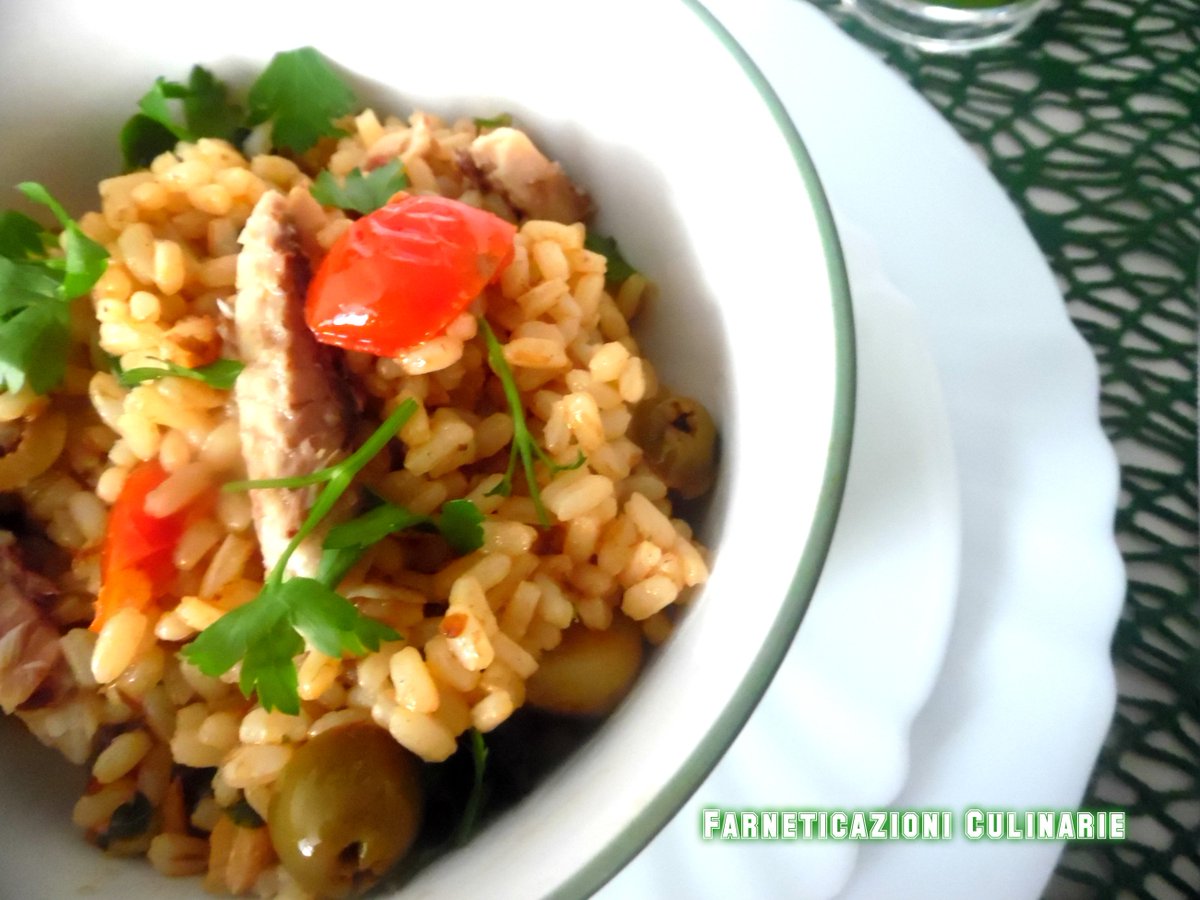 Mammaargi's tweet photo. Un primo piatto a base di riso e pesce, sano, leggero e gustosissimo, cosa chiedere di più? https://t.co/yaxhaH9ZOI #farneticazioniculinarie #foodblog #primipiatti #riso #pranzo #ricette #sgombro #pomodorini #cucinamediterranea #italianfood #RecipeOfTheDay https://t.co/etBDPsqtiU