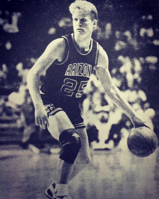 wildabout88's tweet photo. Game 7 Tonight. 🐻⬇️ Photo by Thomas Weaver. The Arizona Daily Wildcat.
#aplayersprogram #beardown #wildabout88 #nbaplayoffs #westernconferencefinals #goldenstatewarriors #stevekerr #thomasweaver #dailywildcat https://t.co/WBdirLBGGK