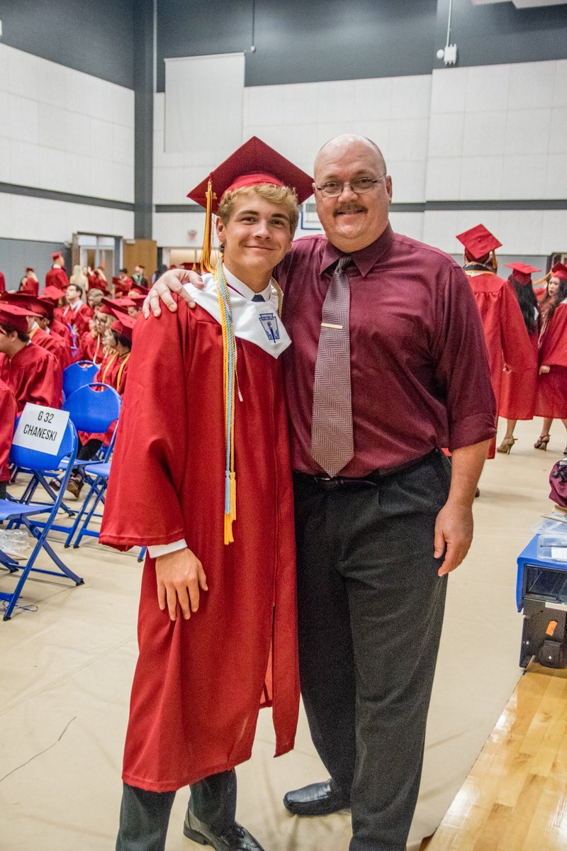 They grow up so fast! 😩😭 #Maroonisourcolor