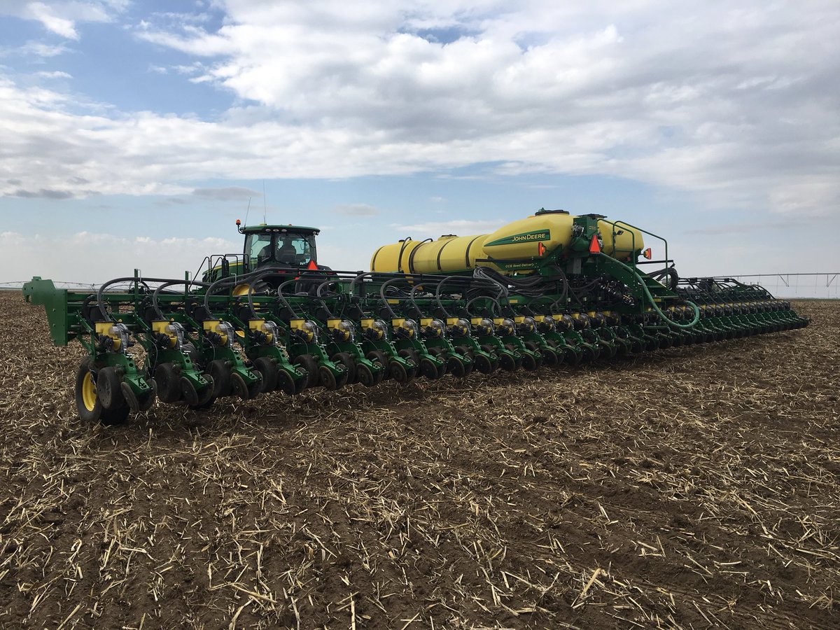MegDesjardins's tweet photo. Just seeded my Last Plot for 2018!! Thanks to all my amazing cooperators for your continued support!! Here’s a few of my fav spring time shots to celebrate!! #plotseason18 #plant18 that’s a wrap! #westcdnag #ABag https://t.co/O47XtklILO