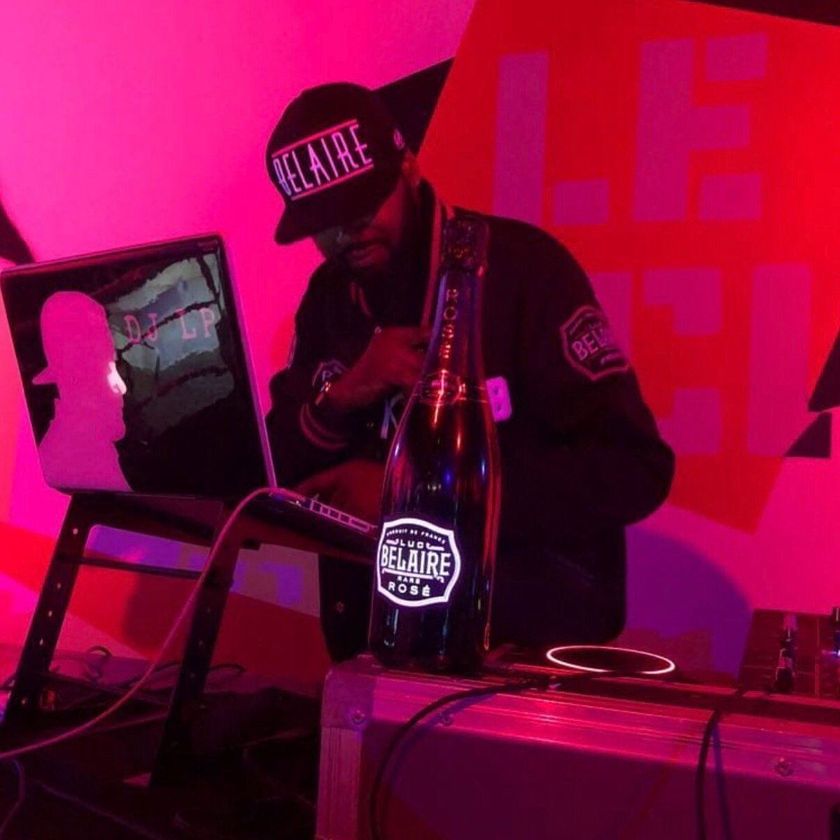 SkincoverParis's tweet photo. #Repost Dj LP Paris avec son Skin 3D MacBook  sur mesure 100% Made In France #highfashionforhightechnology @BlackBottleBoy @OfficialBelaire #skincover #macbook #skinmacbook #macbookskin #macbookskins @NeilSkincover https://t.co/JBLhi8wJPW