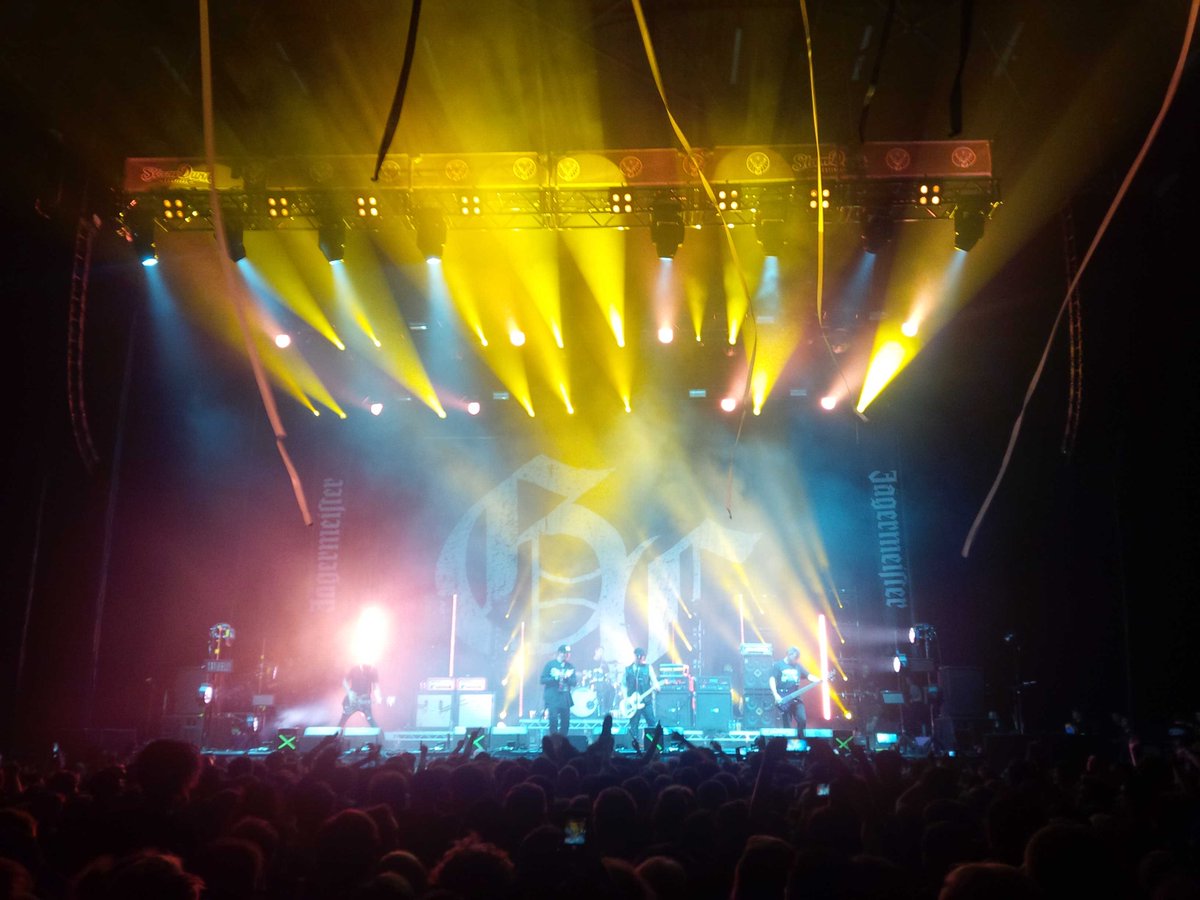 BluenoseDanny's tweet photo. Good Charlotte finishing off #slamdunkmidlands I am knackered! #2old4festivals https://t.co/uT8udcVYXO