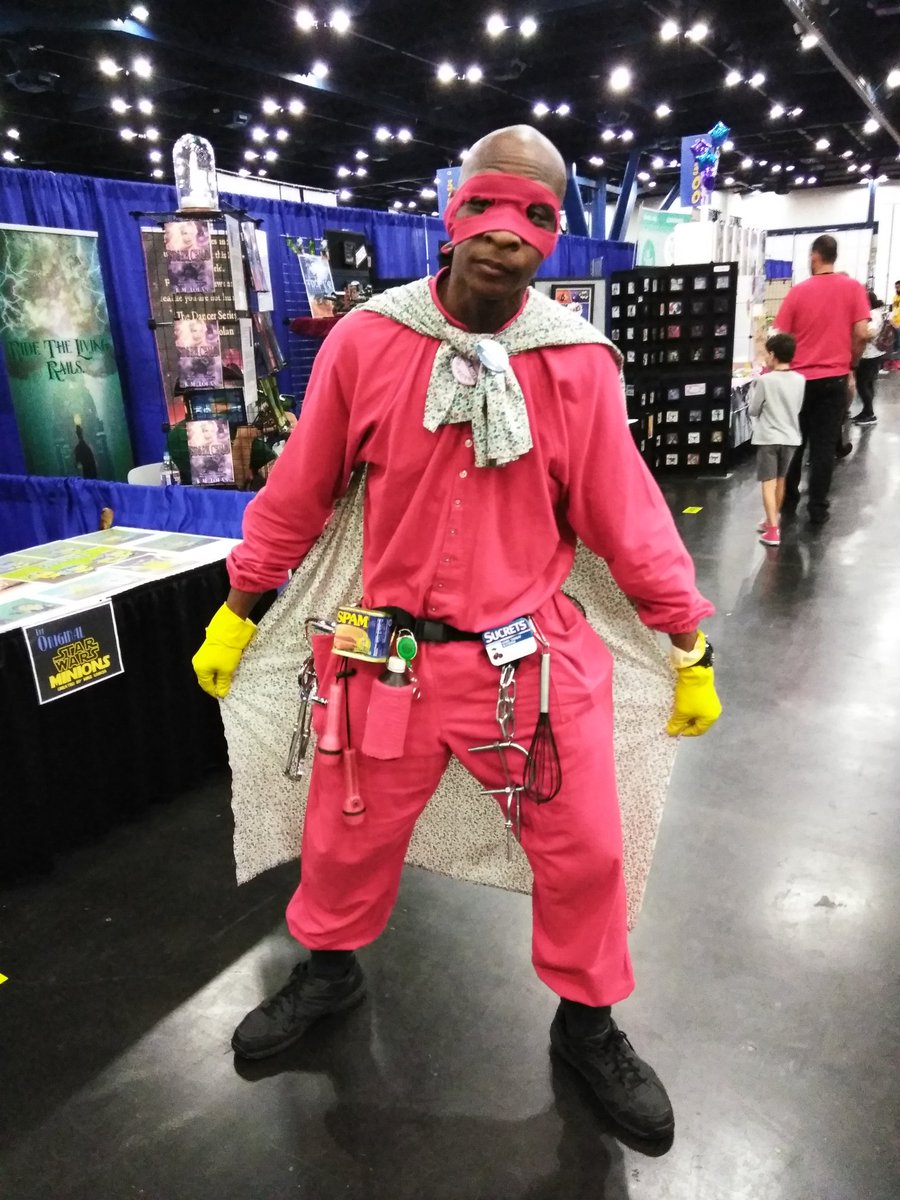 BarriMedia's tweet photo. After spending the #MemorialDayWeekend at @Comicpalooza I have the urge to watch the movies #WonderWoman #BlankMan #ThorRagnarok and #startrek because of these amazing #cosplayers!

#CPX2018 #Comicpalooza #cphou #Comicpalooza2018 #comicpaloozaHouston #cosplay https://t.co/PYk6hlsVf9