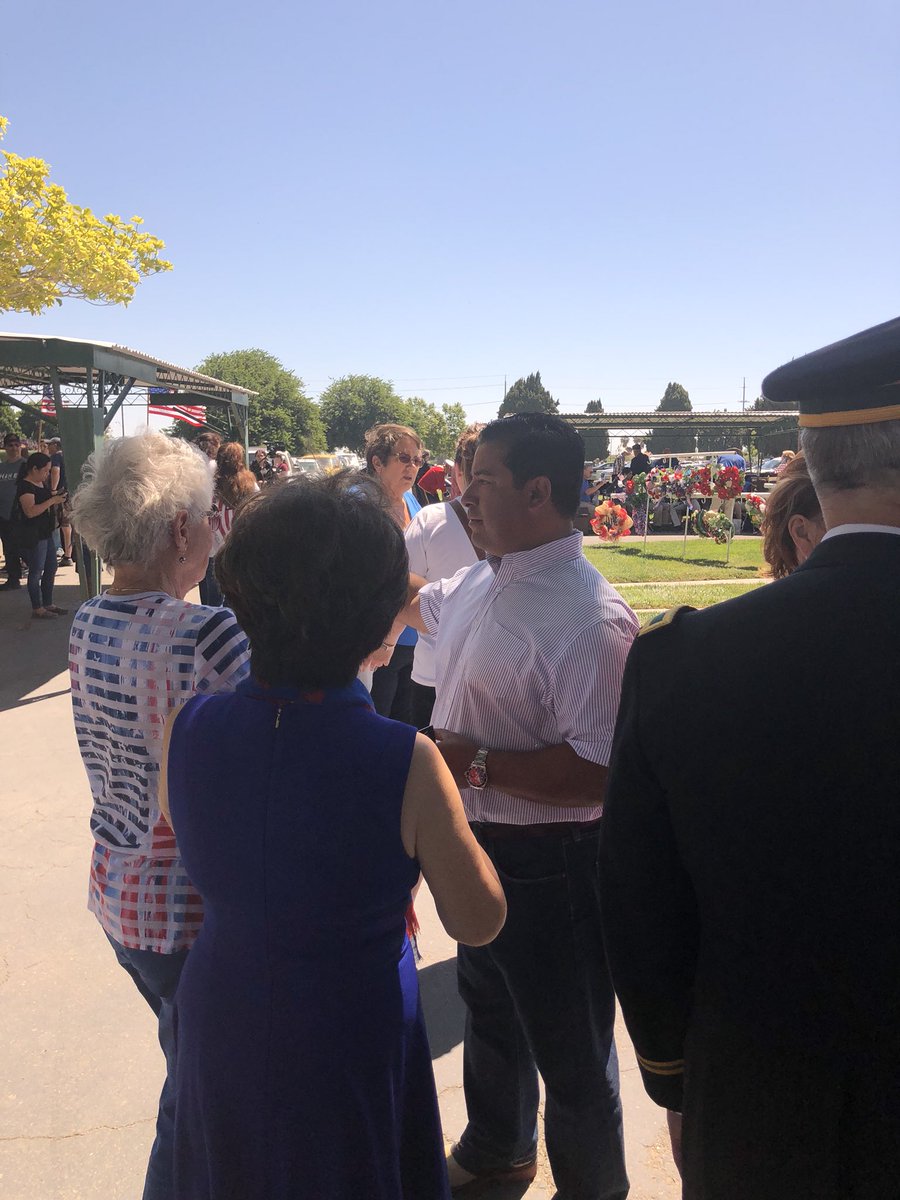 Tracy cematary Memorial Day 2k Soldiers lost their lives for our freedom here With me, pictures county supervisor Bob Elliot, Mayor of Tracy Robert Rickman, council Juana Dement, you to all af you That have given their lives to serve and protect our country USA, God bless