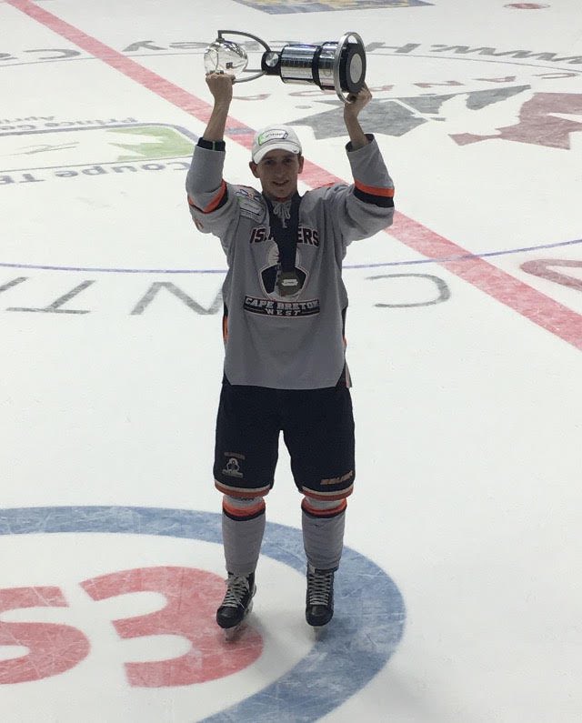 CBWestIslanders's tweet photo. Back to back National Championships for our @chisholm188! @ABTitan @HC_TELUSCup @MCMemorialCup #RnRc #Shifty https://t.co/auJ95coiyF