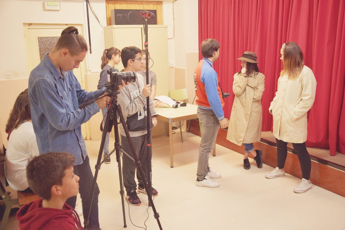 CinemaCampES's tweet photo. Jornada de #CinemaCampClass en el @CalasanzSA de Salamanca y en el @ies_leonardo de Alba de Tormes. Mañana, el programa #Artistea de la @educacyl nos lleva al @IesoTomasBreton de #Villamayor https://t.co/y7fL1El3pF