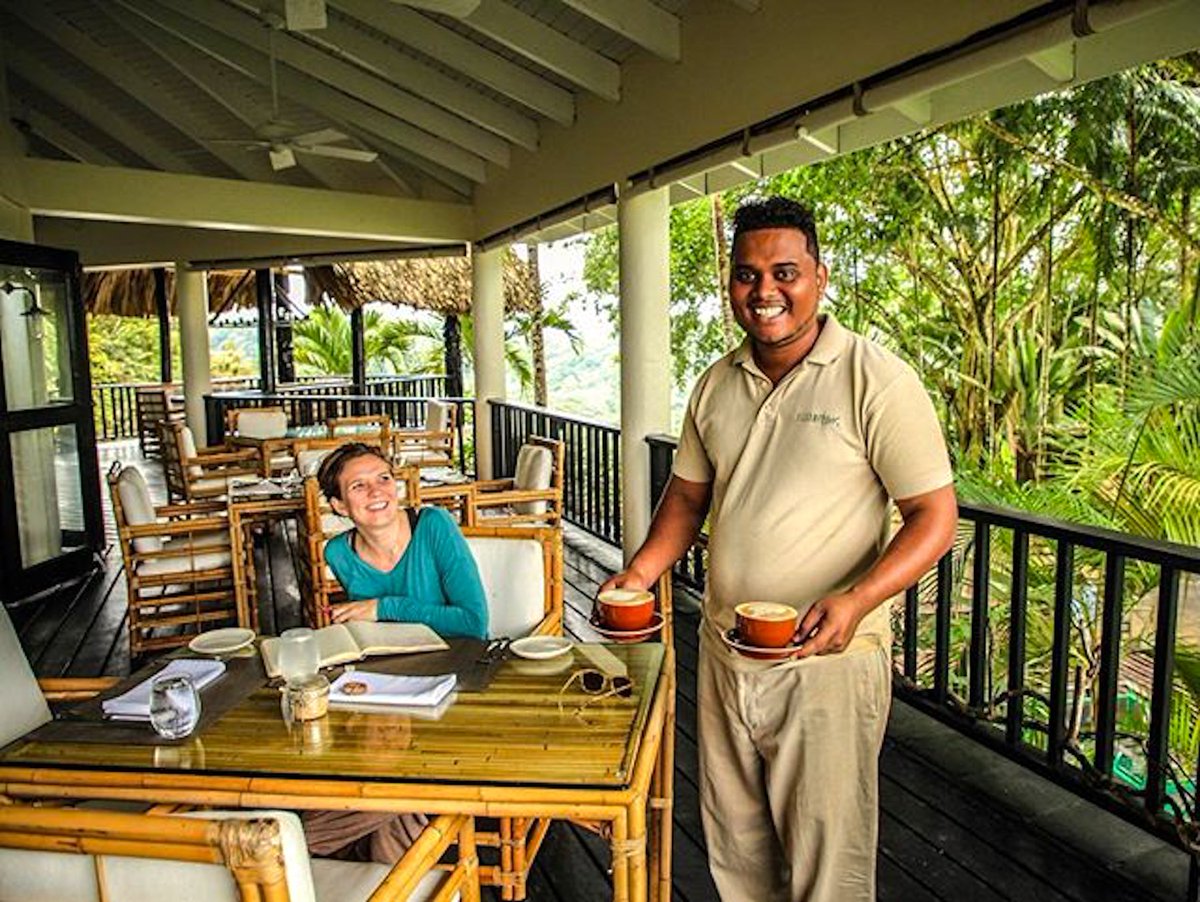 CopalTreeLodge's tweet image. Service with a smile is all we know at Copal Tree Lodge! Enjoy our homemade coffee on the patio and experience it for yourself ☕️
📸: @transformation_through_travel 
#jungleresort #luxurytravel #ecolodge #PuntaGorda #servicewithasmile