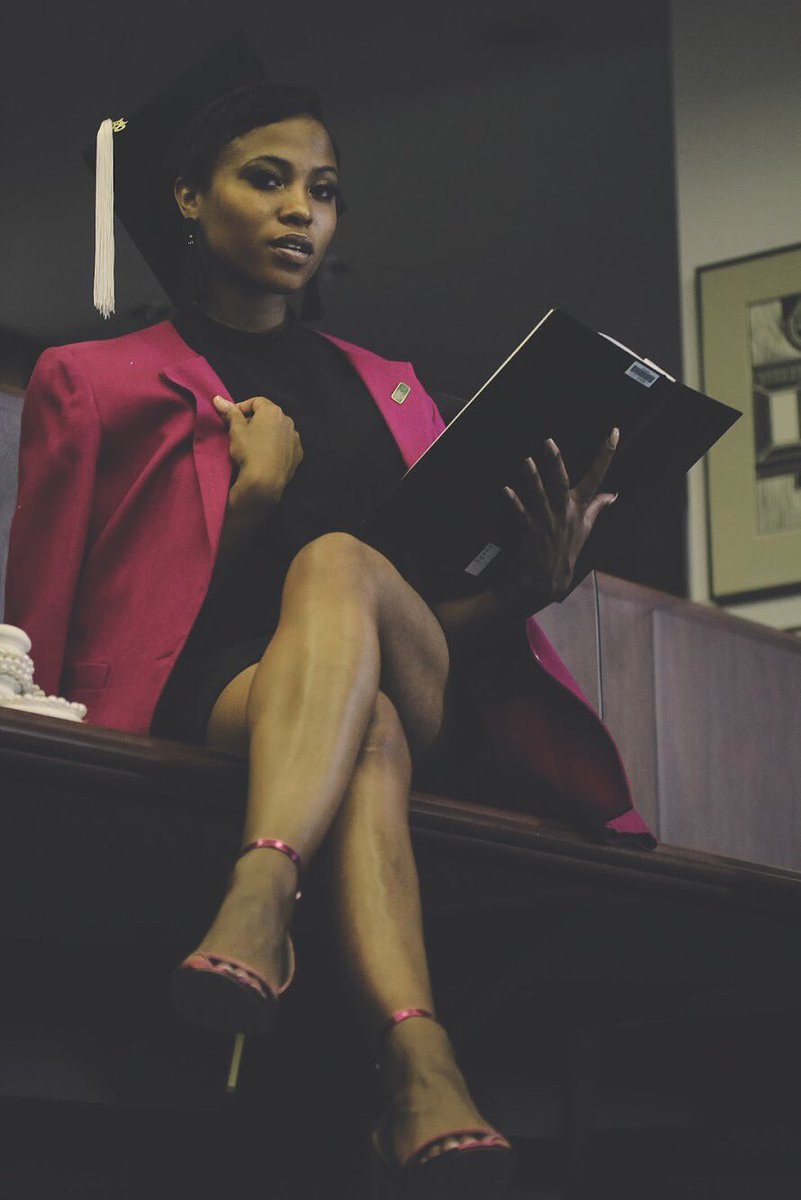 Nigil's tweet photo. #BlackGradMagic ๐
โI got a money hungry lawyer thatโs gonna eat the case.โโ๏ธ https://t.co/8VSmknf0ns