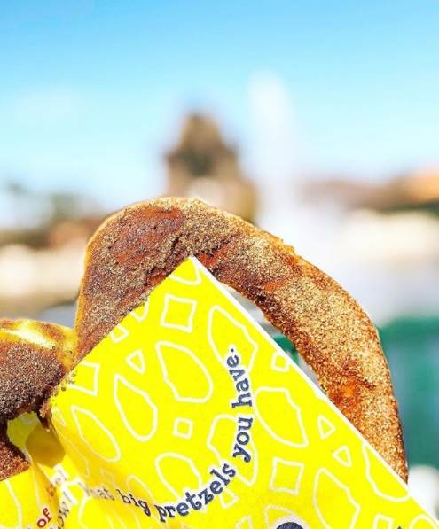 wetzelspretzels's tweet photo. Summertime pretzel vibes☀️
📷: @Victoria.Domenech
.
.
.
.
#wetzelspretzels #wetzels #foodporn #eeeeeats #buzzfeast #dailyfoodfeed #tryitordiet #foodbeast #hyperfeast #eatfamous #lovefood #newforkcity https://t.co/8spu2gzbyd