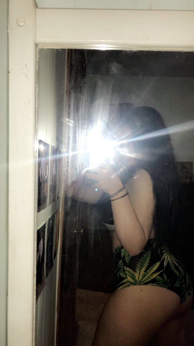 bluntsmami's tweet photo. 🖤⛓ https://t.co/WqU3grHBuY