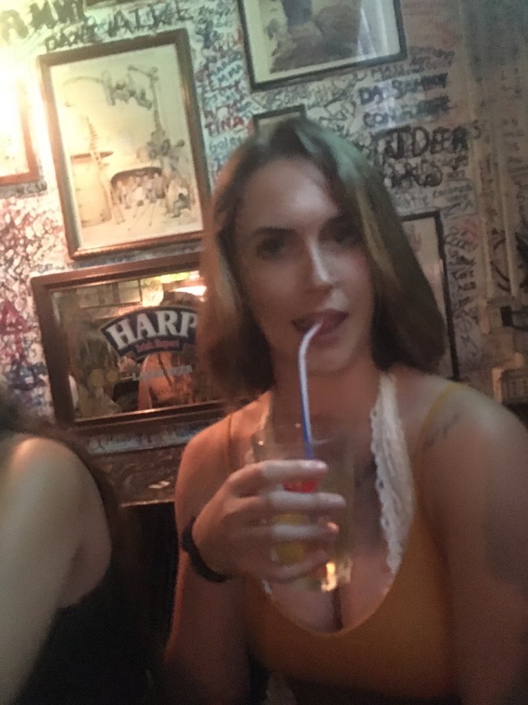dpetersen0202's tweet photo. having a night out with friends can be good for you to relax, just watch how much you drink because excessive alcohol consumption can become a risk factor 🍻 #ABNPROuwlax #dolcevita2018 @uwldolcevita https://t.co/5lhPYF2rBm
