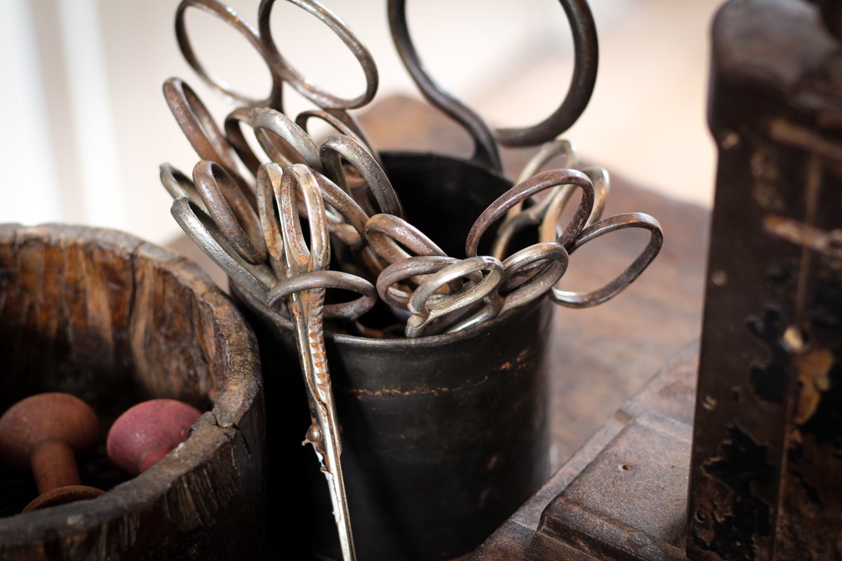 Is your handmade business stalling? In disarray? Needs a tune up? Jumpstart Your Handmade Business is our signature program to help you lay the foundation of your business and sort out any of the kinks. Find out more 👉goo.gl/y4yR1t