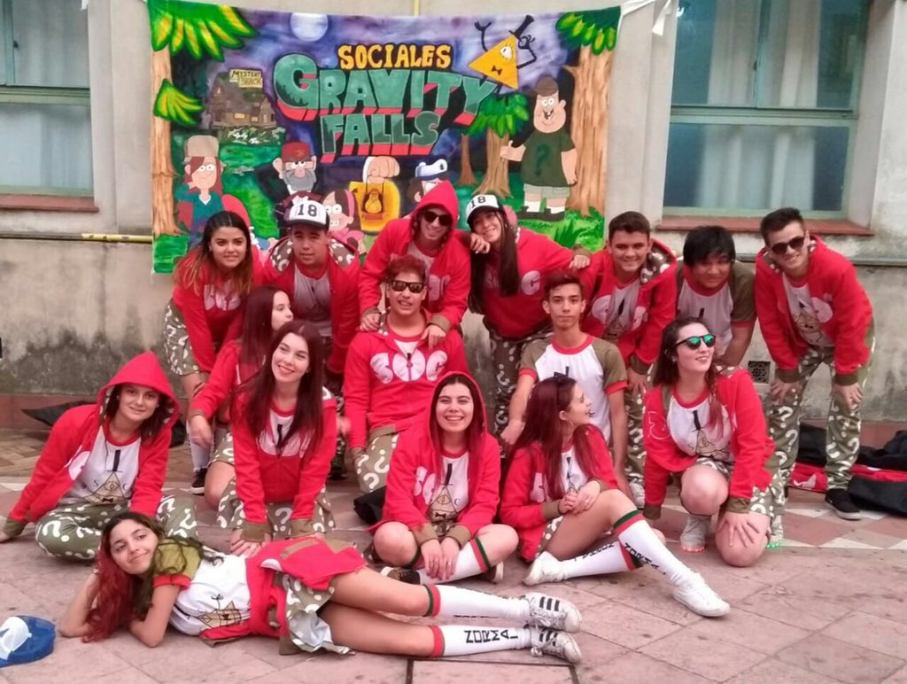 La43Manda's tweet photo. Felicitaciones a los chicos de SOC 1ra, los mas lindos de gravity falls ❤️💚 https://t.co/5gNSUuvec0
