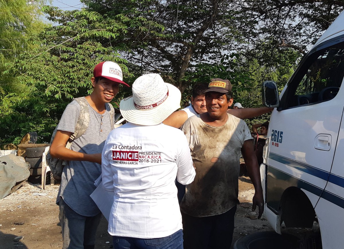 Esta tarde visito casa por casa el Fraccionamiento Carlos A Madrazo Sector Vivero, donde me comprometí con los hombres y mujeres que voy a trabajar de manera honesta y transparente. 
Hoy vamos a cambiar la historia de #Nacajuca con #Morena #TodosConLaContadora  #6De6