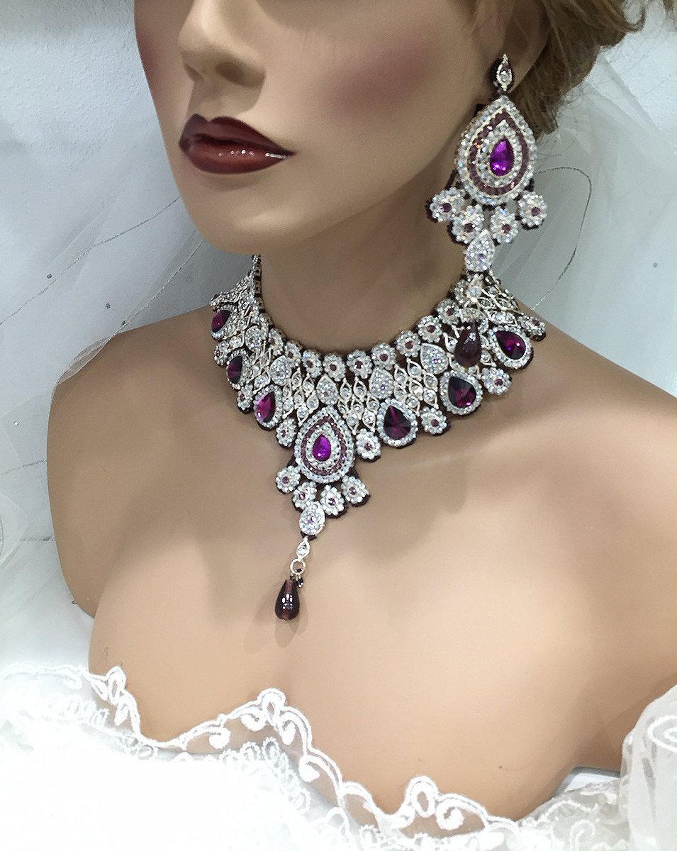 Glam_Duchess's tweet photo. Gorgeous Glowing and sparkling jewelry set with studded diamonds and colorful stones adding a royal look to your personality.

Handmade by Glam Duchess: https://t.co/mjcSLJ8psS

#fashion #jewelry #jewelryset #indian #fashionjewelry #necklace #earrings https://t.co/lAeTG0YdMi