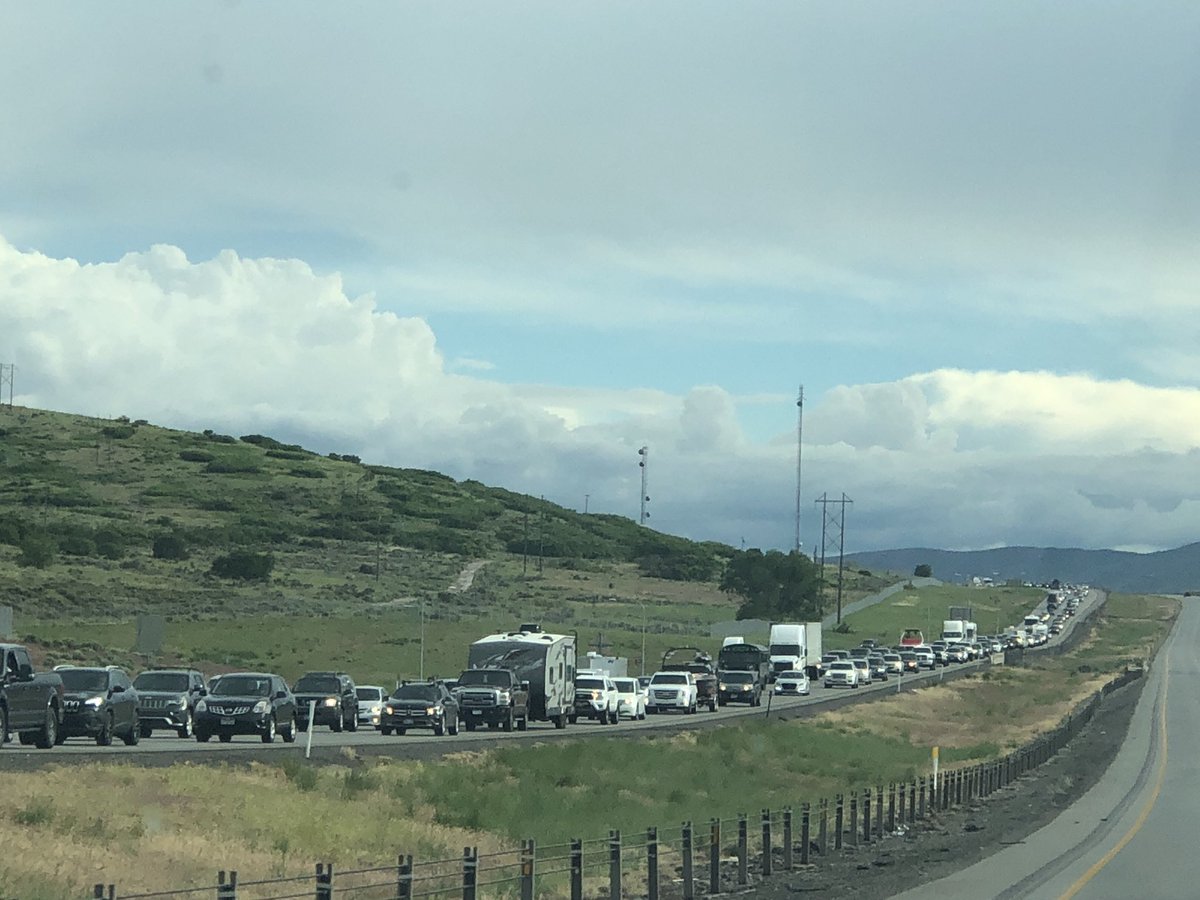 AlanaBrophyWX's tweet image. Sloooowwwww going on parts of I-15 .....#MemorialDayWeekend2018