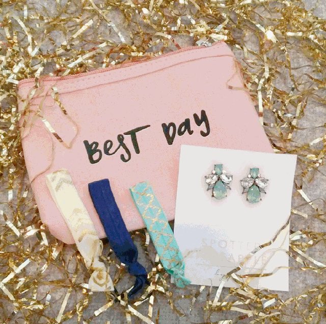 pineapple03's tweet image. #bestday grab bags are now available since the #bachelorette started tonight! 
#linkinbio #BachelorNation #rose #Bachelor #jewelry #giftbag #memorialday #longweekend