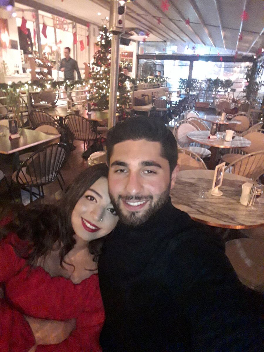 Hatcece's tweet photo. Onca zaman, onca emek harcayıp beni sana ve ömür boyu senli bir hayata ikna ettiğin için hem çok şanslı hem çok mutluyum.. Senin güzel kalbin sayesinde birleşen ellerimiz ömür boyu ayrılmasın iki cihan güneşim, gönül eşim ❤️ https://t.co/NcPmetM8H7
