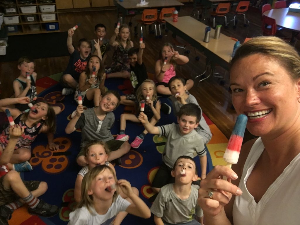 ChilcottMrs's tweet photo. This is how we stay cool in Chilcott’s class! @PortWellerPS #PWPS #sohottoday https://t.co/cy0qnkHyoh