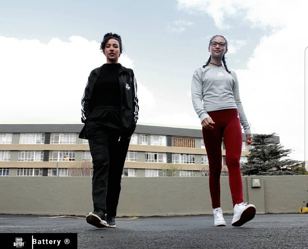 Batterysports's tweet photo. BEAT THE WEATHER THIS WINTER | Take Charge💛 
#officialbattery #takecharge #fitnessphotography #fit #fitspro #fitstyle #fitness #workoutoutfit #athlete #active #style #activewear  #MondayMotivation #fitgirl #batterywomen #batterymen #NBAPlayoffs https://t.co/BOwClBDs5r