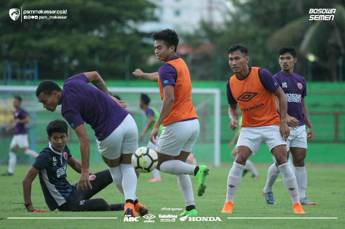 PSMDays's tweet photo. Hari ini (28/5) Juku Eja menggelar latihan di Stadion Mattoangin.

#EwakoPSM 
#psmmakassar https://t.co/iMeti5Iqlo