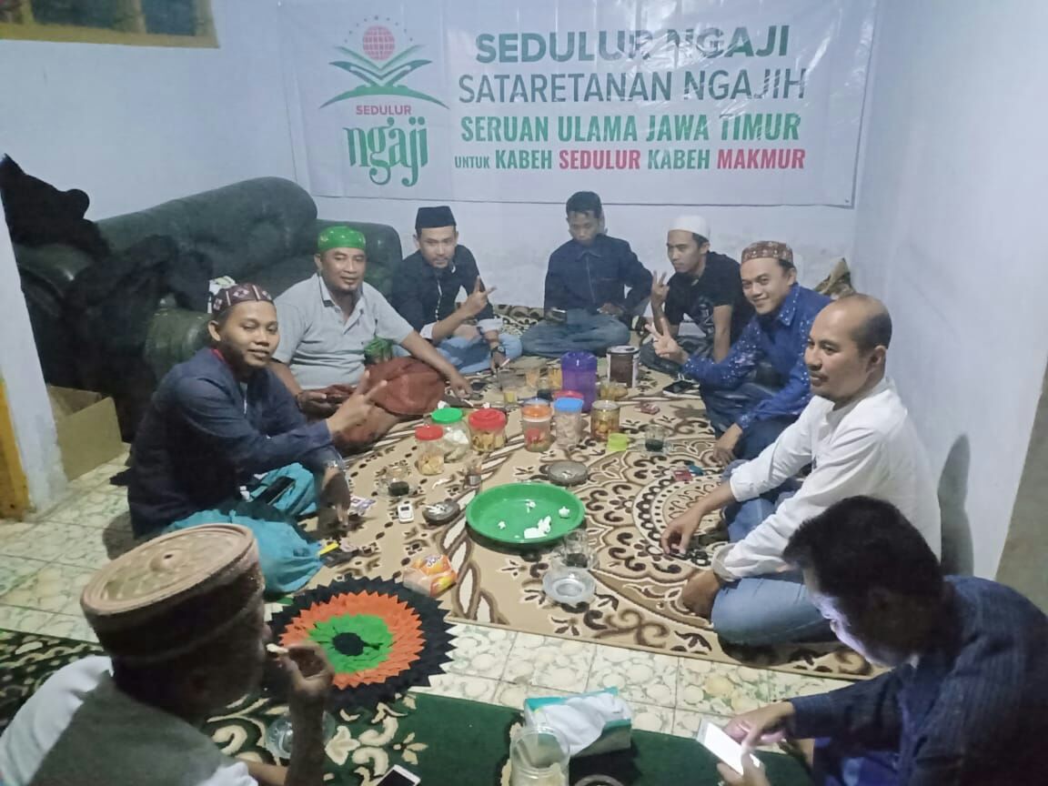 NgajiSedulur's tweet photo. Sedulur Ngaji
Ds Brumbungan lor Kec Gending Kab Probolinggo
Kabeh Sedulur Kabeh Makmur
#SedulurNgaji https://t.co/MVcmnXNLcA