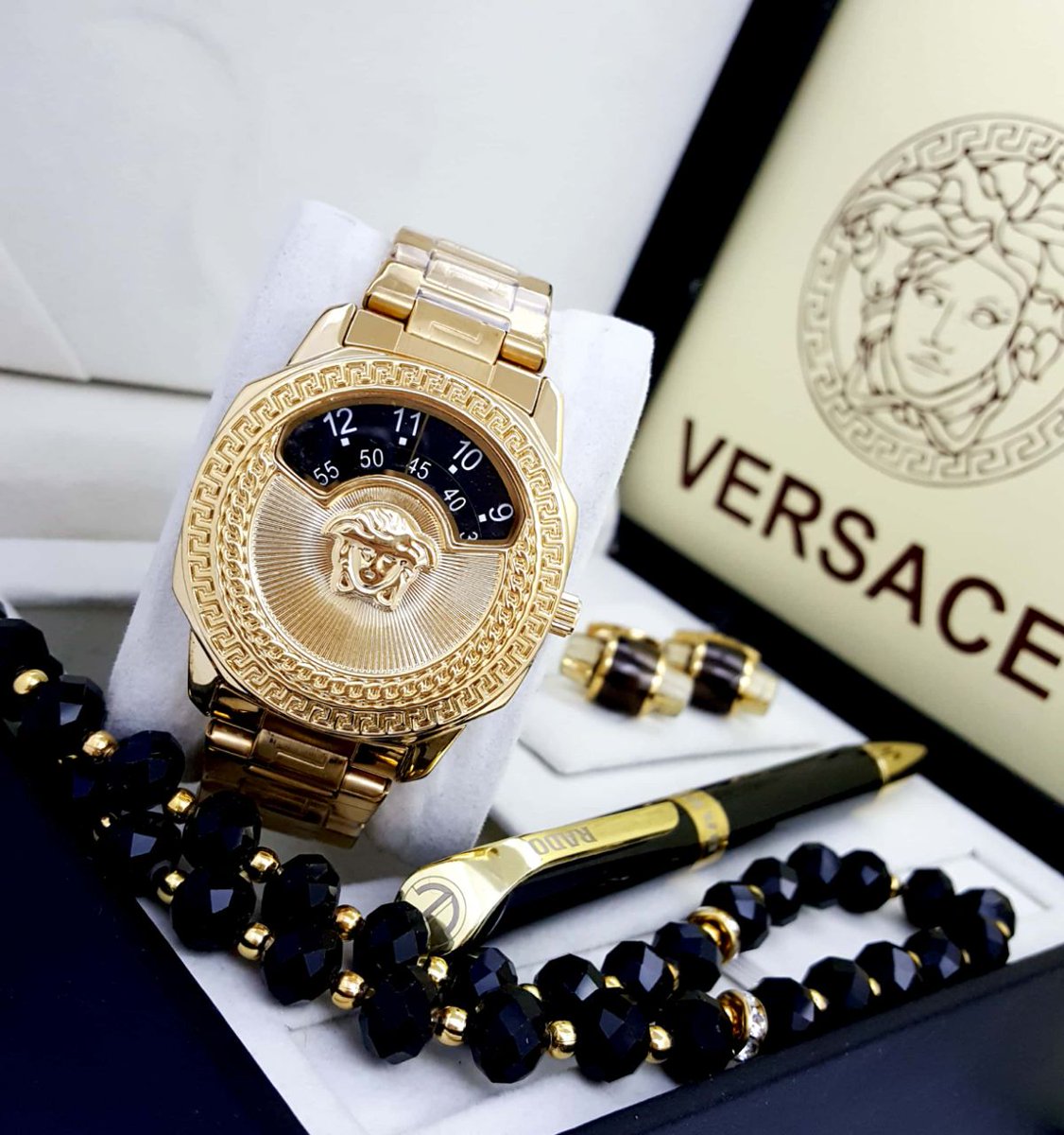 storte44's tweet photo. اطقم رجاليه طبلون ماركة فرزاتشي العالميه✨✨✨✨.
ساعه فرزاتشي طبلون⌚⌚.
قلم✒
كبك📌
علبه📦
كيس🛍
كرت💳.
فقط ب 300ريال🇸🇦
واتس. . 
⚡ 0572771261 ⚡ 
⚡ 00966572771261 ⚡ 
دايركت . https://t.co/Q0jWyYji9l