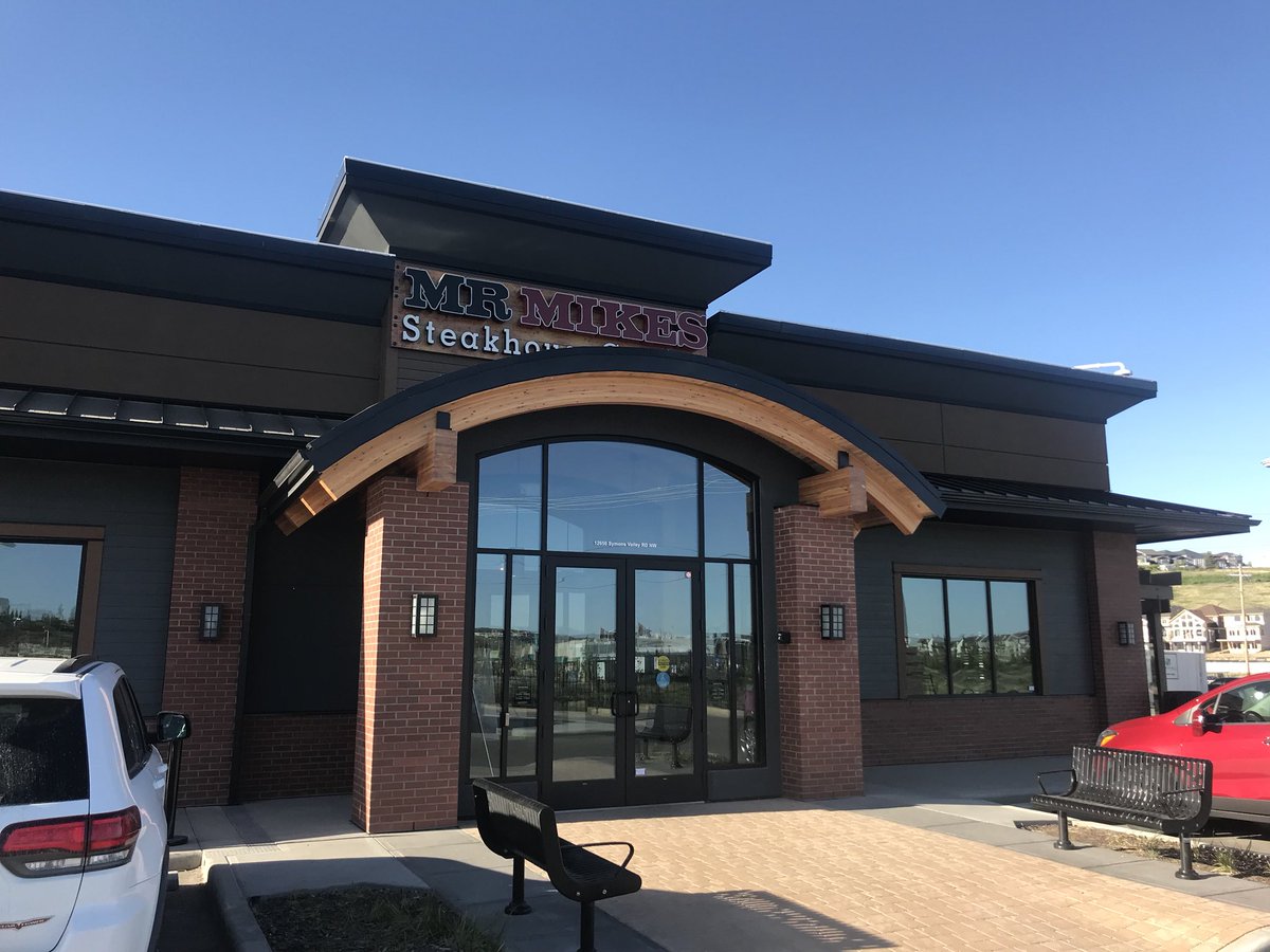 dcaptain_kerry's tweet image. @MrMikesOnline just went to the new N.W Calgary location Symons valley road nw. And man do I regret going there! What a waste of money! Food was horrible! Better meat in a macdonalds hamburger. Very small portions. Never stepping into a mr mikes again. #cheapowners #foodsucked