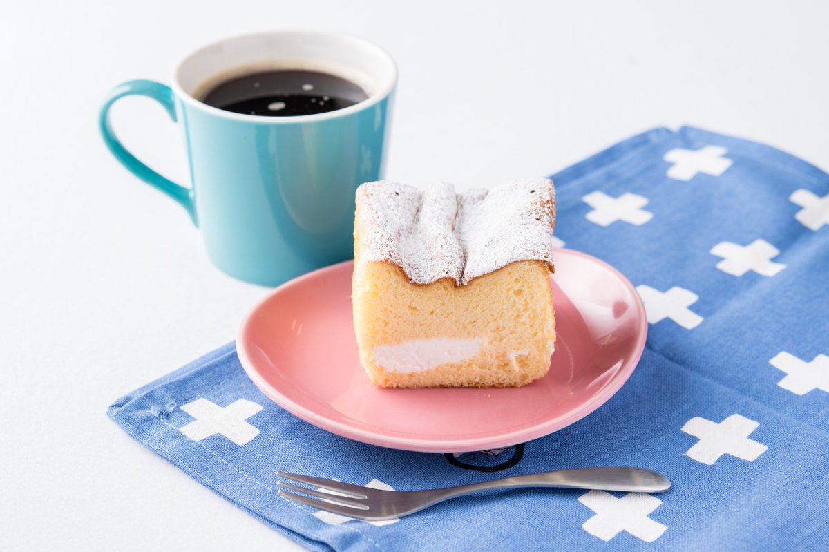 スイーツパラダイス公式 スイパラ 新商品 生パウンドケーキ じっくりと低温で焼いたふわふわのパウンドケーキに ふわふわのクリームを詰めました 上品な甘さと ふわふわの食感をお楽しみください 数量限定商品となります スイーツパラダイス公式 スイパラ 新商品 生パウンドケーキ じっくりと低温で焼いたふわふわのパウンドケーキに ふわふわのクリームを詰めました 上品な甘さと ふわふわの食感をお楽しみください 数量限定商品となります