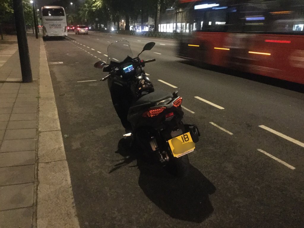 MPSRTPC's tweet photo. Stopped this new Scooter in Park Lane @MPSWestminster, Gulf State Rider needs a bit of training to build up his confidence in London Traffic. Words of Advice given #West RPT #NationalMotorcycleWeek https://t.co/9KnhG6uUcT