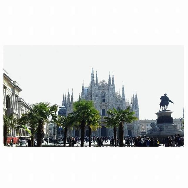 AChrisHeathMD's tweet photo. Reposting @makedreamlast:
~A year ago~ 💘

#milan #milano #dmmilan #dmtour #dmtour2017 #dreammachine #dreammachinetour2017 #dreammachinetour #city #citylife #citylifemilano #duomo #duomomilano #latergram #bestmoment #instagood #instamoment #instagramers #instalike #instagram https://t.co/f74D2ODl6y
