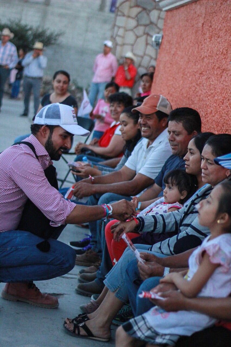 SDavidPalaciosM's tweet photo. Después de la visita de nuestro próximo Presidente; nos fuimos a recorrer La D en Pedro Escobedo y Los Vázquez en Cadereyta. Seguimos compartiendo nuestros compromisos con el ☝🏾Distrito Federal. #VamosconTodo #VamosaGanar https://t.co/TOmvecIxfL