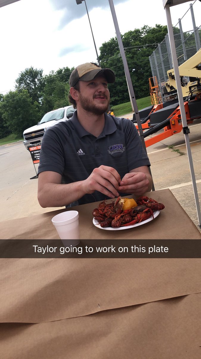 z_jacksonD306's tweet photo. #1407 Crawfish Boil https://t.co/NT0x8fs3Eu