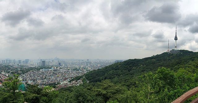 chlocy's tweet photo. cloudy days #nofilter #seoulsearching https://t.co/3vxIGc5WHv