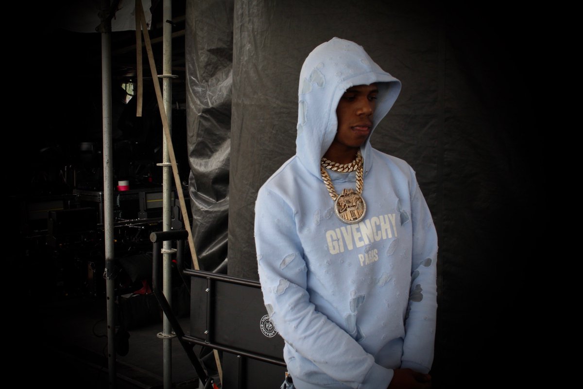 Vazen33's tweet photo. Images I captured @soundset #Soundset2018 #WuTang #OGGrip #Aboogie #Prof #amateurphotographer #goodvibes #CanonT5i #backstage Thanks to @TheRealOgGrip #unstableintellect https://t.co/jx4LylzBud