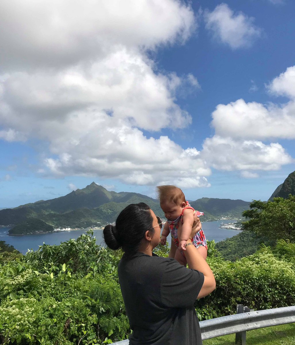 baarbaaaaayyy's tweet photo. I can never take cute pics with her smh 😂 #Samoa2018 https://t.co/Fz9M1v3IwK