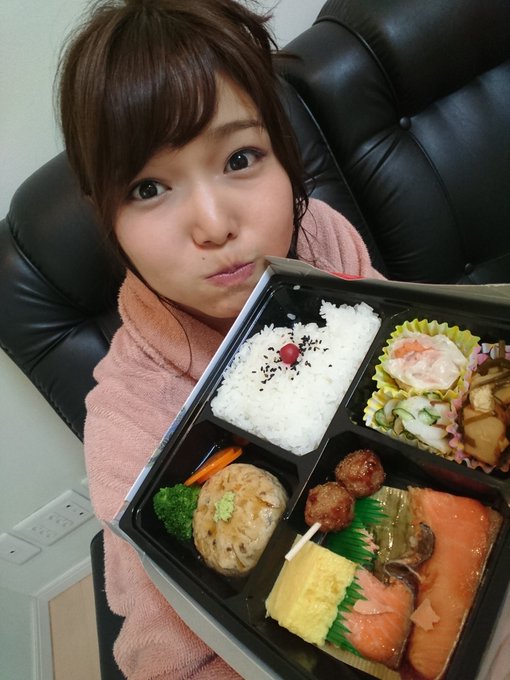 おはーようー💕  お腹が先程から鳴ってる、、 朝ごはん食べたのに  きのーのオルガさんの撮影の お弁当だよーん ここのお弁当本当においしいの！！  前回のも！  あ、写真探してたら本当にお腹空いてきた！ 今日は今から会議です。 行ってきます！<a href="/tag/%E5%85%8D%E8%A8%B1%E8%A8%BA%E6%96%AD"class="tags"><span>#免許診断</span></a>