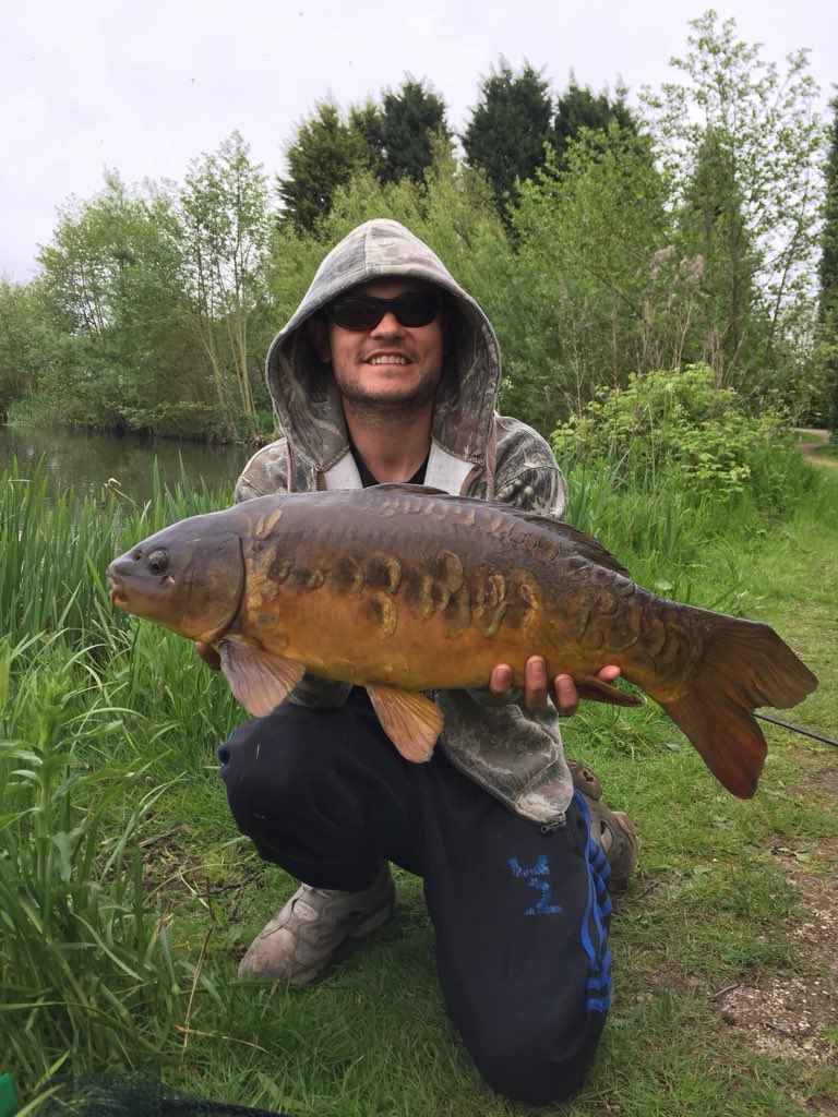 lococyprinus's tweet photo. The fish called apple slice first time out in a while 22lb stalked out the edge #carpfishing #ukcarp https://t.co/cFwmaGD9jF