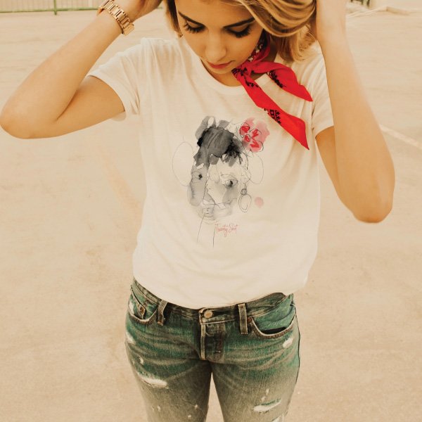 TwentyShirt's tweet photo. On veut du frais, du vaporeux qui soit porté avec tout ce que l'on veut ... des tenues qui se marieront très bien avec cet imprimé "peinture aquarelle".
Ce #tshirt existe en manches courtes et débardeur 😊❤️ https://t.co/WKgJwq6aiT https://t.co/2EtnCzl3In