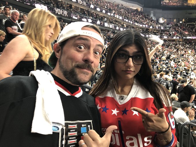 The Caps lost, but I won. Thank you for being so nice while I fangirled @ThatKevinSmith https://t.co<a href="/tag/allcaps"class="tags"><span>#allcaps</span></a>
